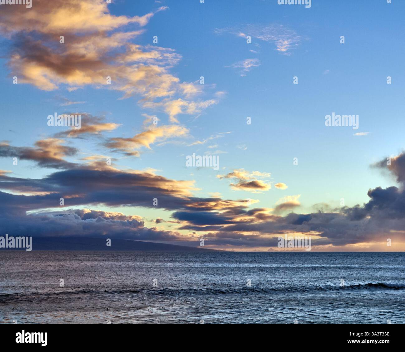 Coucher de soleil spectaculaire sur Maui Hawaii Banque D'Images
