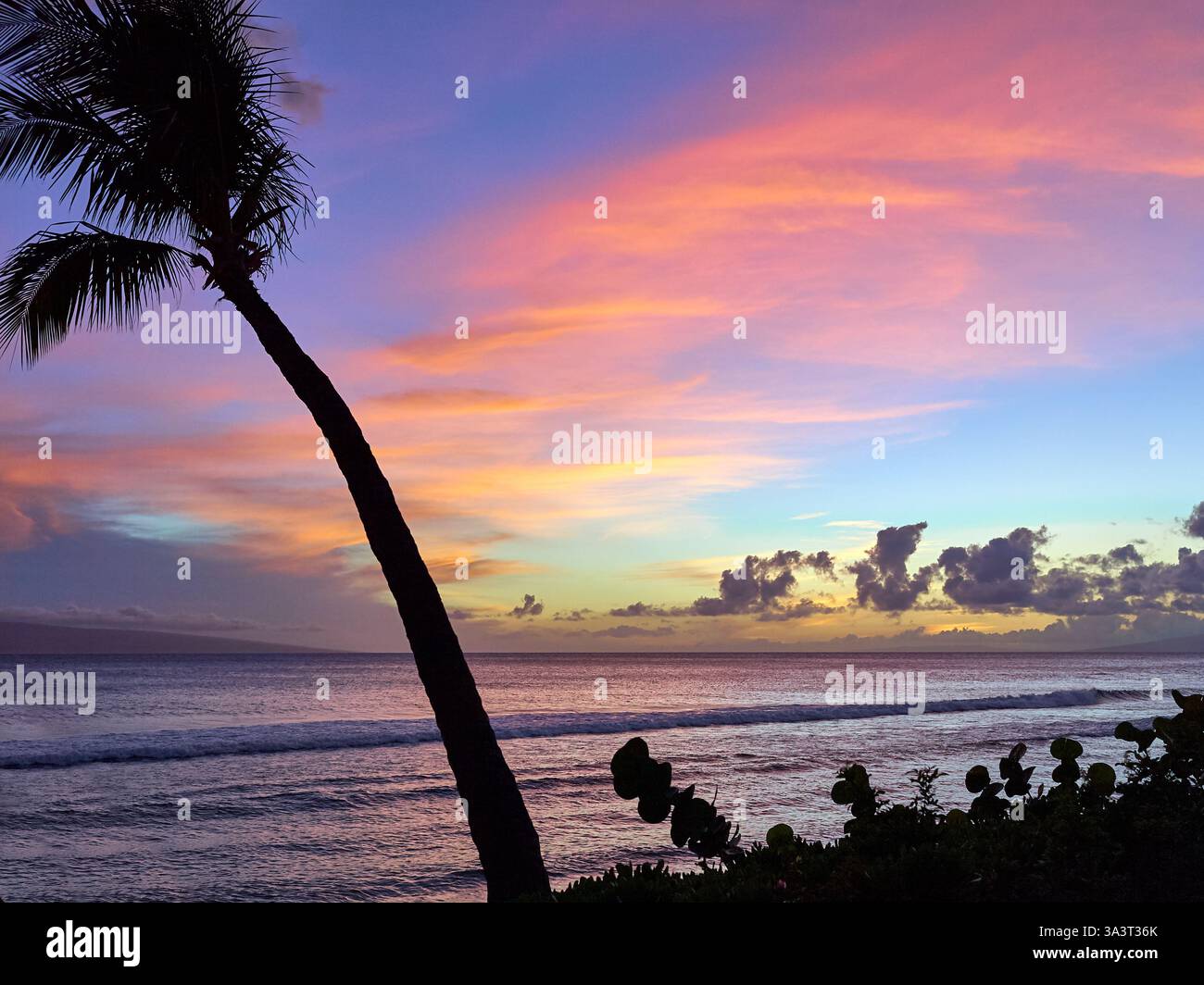 Coucher de soleil spectaculaire sur Maui Hawaii Banque D'Images