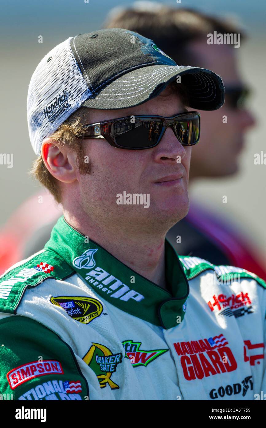 Daytona Beach, Floride, États-Unis. 13 février 2011. DAYTONA BEACH, FL - 13 février 2011 : Dale Earnhardt, Jr. (88) attend de se qualifier pour la course Daytona 500 au Daytona International Speedway à Daytona Beach, FL. (Crédit image : © Walter G. Arce Sr./ASP via ZUMA Press Wire) USAGE ÉDITORIAL SEULEMENT! Non destiné à UN USAGE commercial ! Banque D'Images