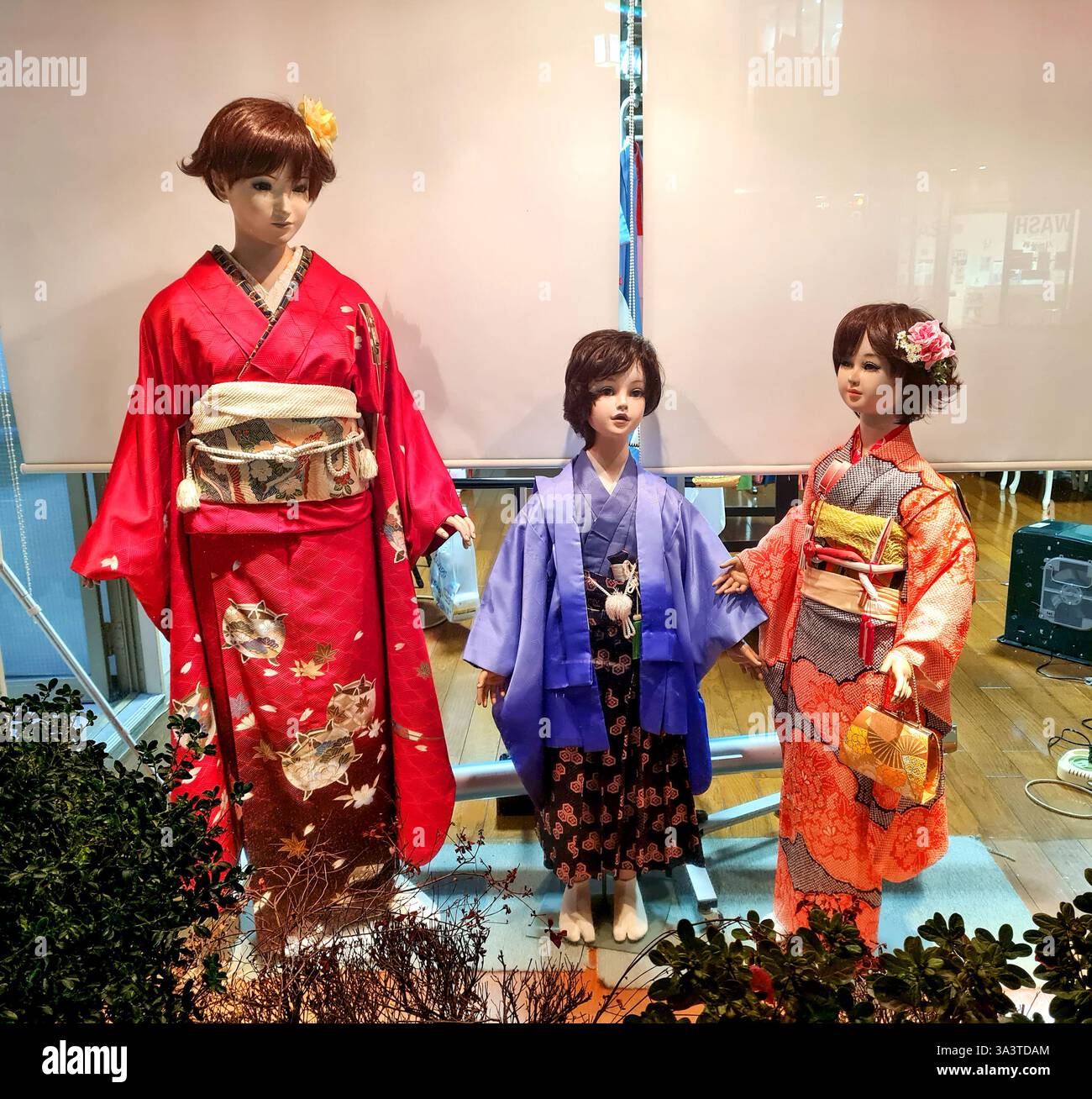 Boutique de Tokyo vendant des kimonos et des vêtements japonais traditionnels. Banque D'Images