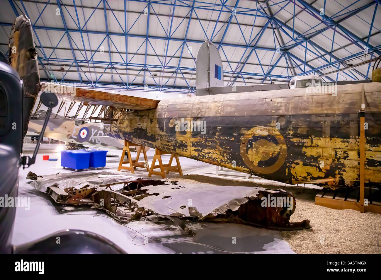 Handley page Halifax Bomber RAF Museum Hendon, récupéré du lac Hocklingen Norvège par une équipe de plongée de la RAF en 1973. Banque D'Images
