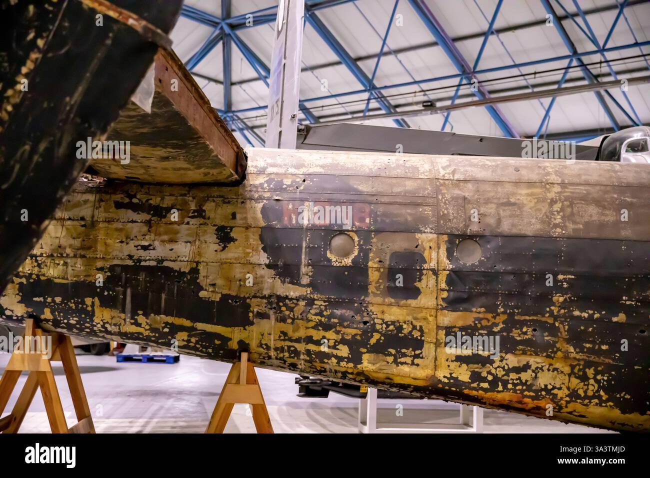 Handley page Halifax Bomber RAF Museum Hendon, récupéré du lac Hocklingen Norvège par une équipe de plongée de la RAF en 1973. Banque D'Images