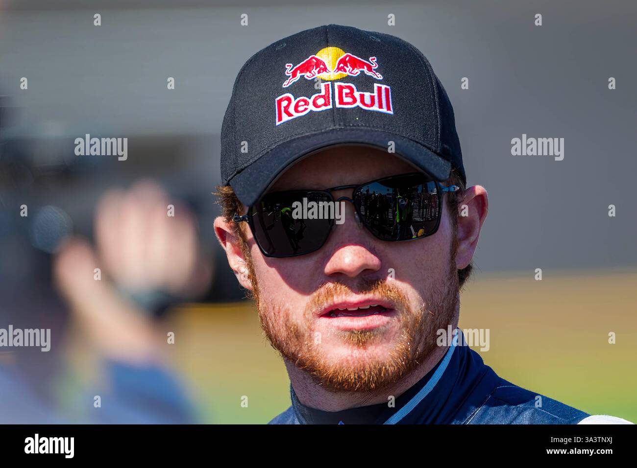 Daytona Beach, Floride, États-Unis. 13 février 2011. DAYTONA BEACH, FL - 13 février 2011 : Brian Vickers (83 ans) attend de se qualifier pour la course Daytona 500 au Daytona International Speedway à Daytona Beach, FL. (Crédit image : © Walter G. Arce Sr./ASP via ZUMA Press Wire) USAGE ÉDITORIAL SEULEMENT! Non destiné à UN USAGE commercial ! Banque D'Images