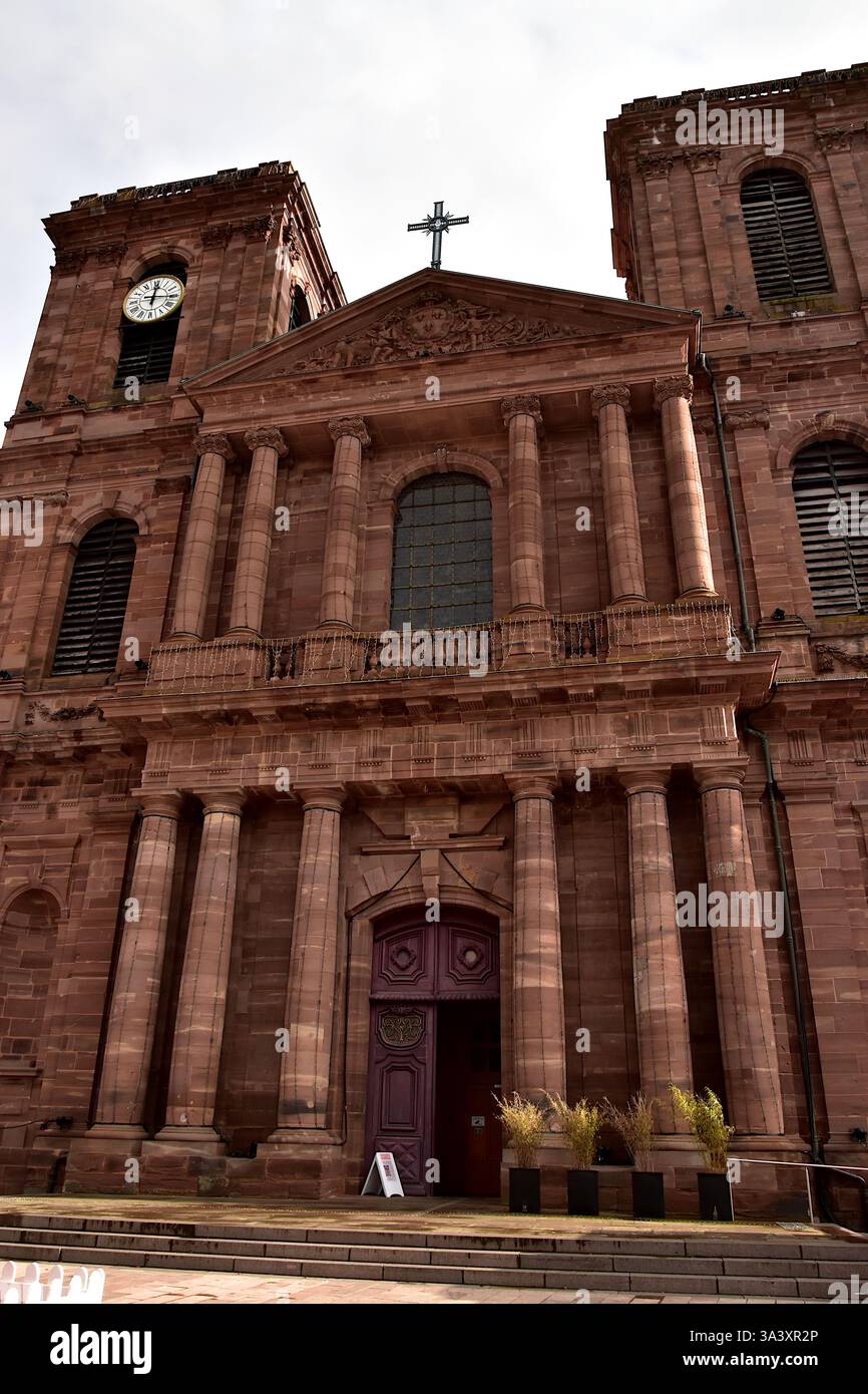 La façade de la cathédrale Saint-Christophe de Belfort Banque D'Images
