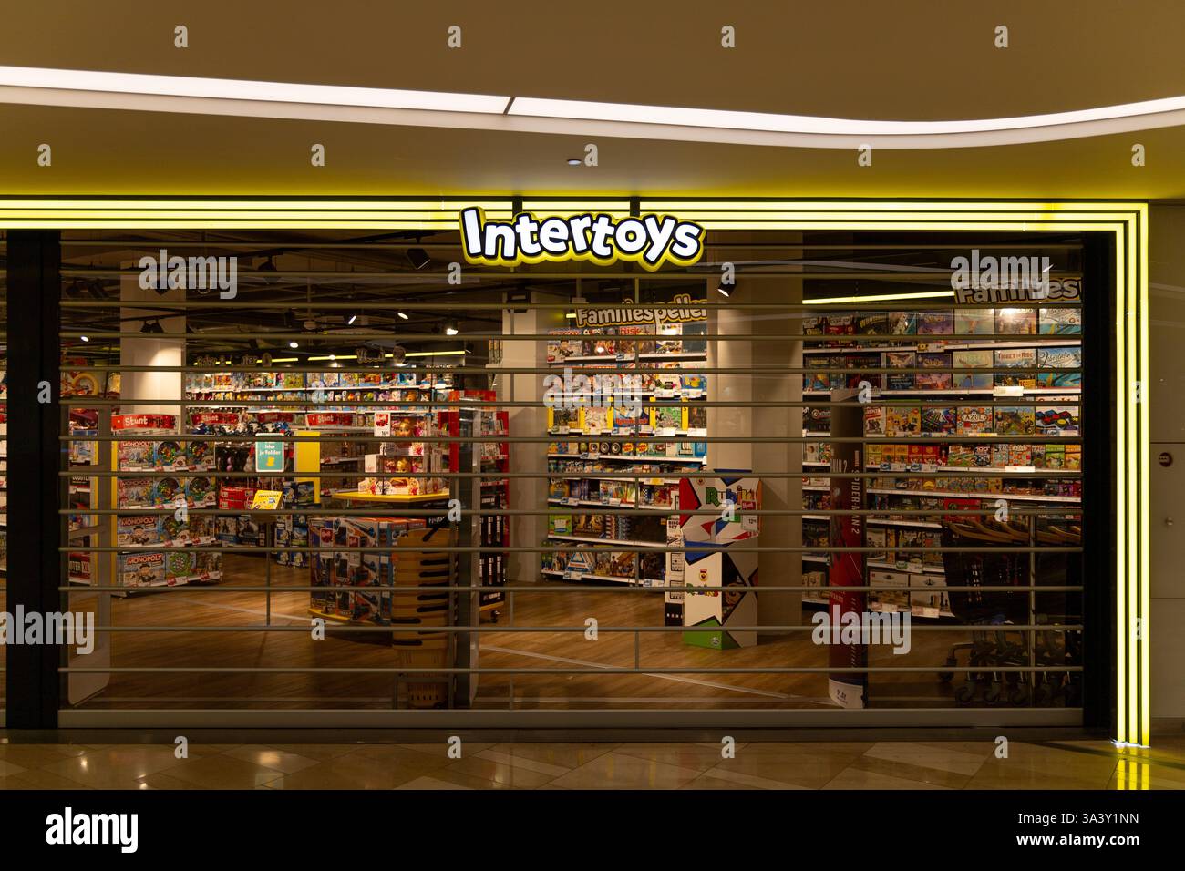 Intertoys Entrance, Intertoys est une chaîne de magasins néerlandaise spécialisée dans les jouets, le multimédia et l'électronique. Banque D'Images