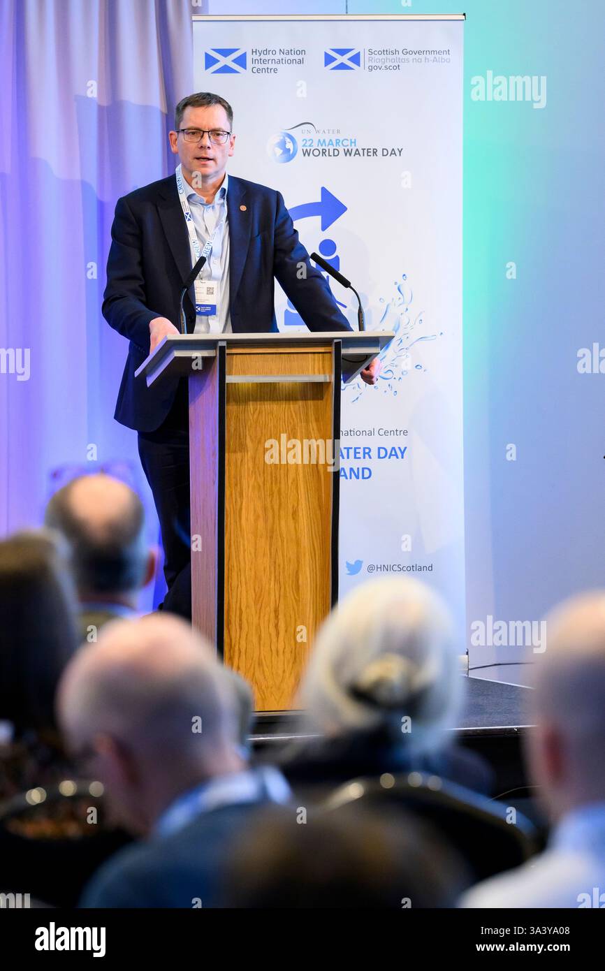 Alex Plant, Directeur Général de Scottish Water, s'exprimant lors d'un événement de la Journée Mondiale de l'Eau 2024, Écosse, Royaume-Uni Banque D'Images