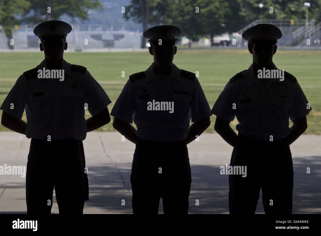 2 juillet 2014 - West point, New York, États-Unis - les cadets dans la ceinture rouge attendent que les nouveaux cadets se présentent lors de la journée de réception à l'académie militaire des États-Unis à West point, New York. Environ 1 200 candidats cadets, la West point Class de 2018, se sont présentés à l'académie pour commencer leur carrière militaire. (Crédit image : © Tom Bushey/ZUMA Wire) Banque D'Images
