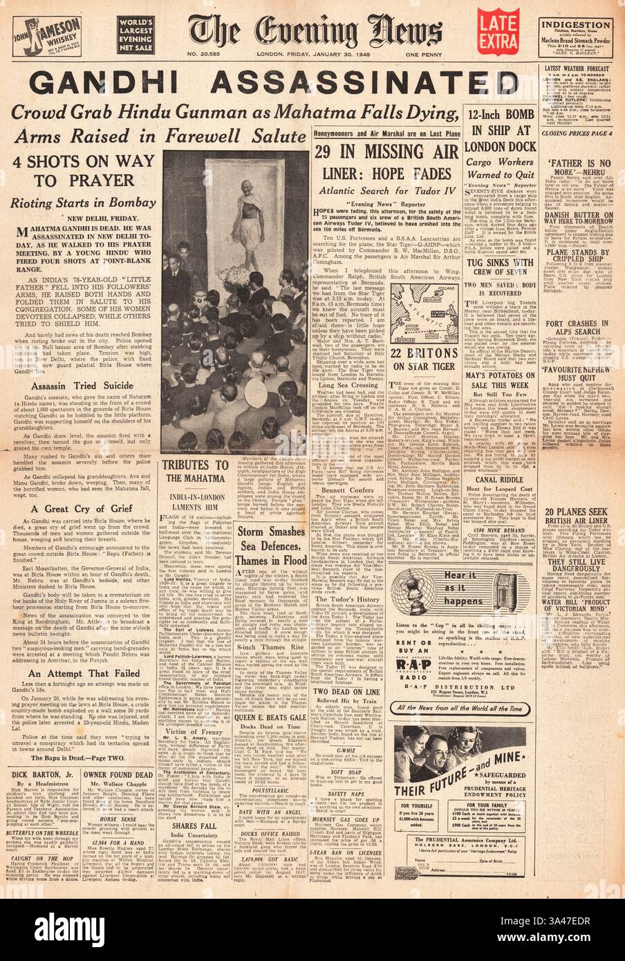 1948 Evening News (Londres) page d'accueil sur l'assassinat du Mahatma Gandhi et du Tudor IV Star Tiger Crash en route vers les Bermudes Banque D'Images