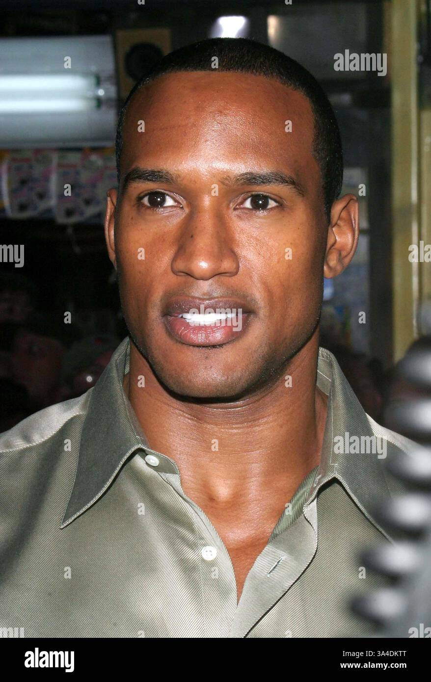 12 MARS 2004 - HOLLYWOOD, CALIFORNIE, ÉTATS-UNIS - K35466TR.THE LADYKILLERS PREMIÈRE MONDIALE AU EL CAPITAN THEATRE, HOLLYWOOD, CALIFORNIE.03/12/04. TOM RODRIGUEZ/ 2004. HENRY SIMMONS. (Crédit image : © Globe photos/ZUMAPRESS.com) Banque D'Images