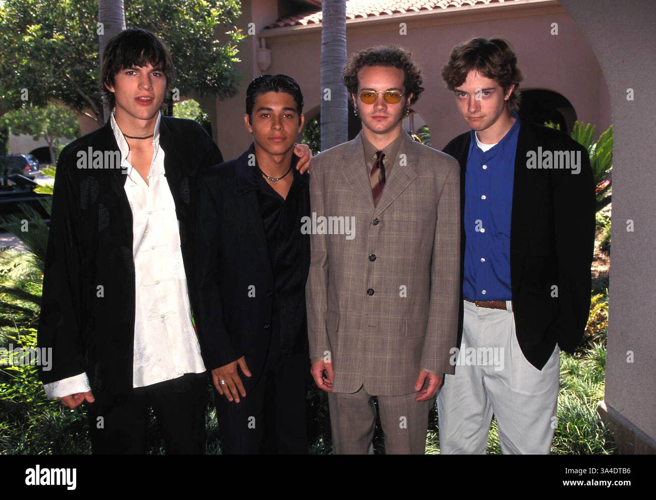 Le 24 mai 2006 - K12802LR.T.C.A. FOX 07-21-1998 TOUR PRES.ASHTON KUTCHER, Wilmer Valderrama DANNY MASTERSON ET Topher Grace. LISA ROSE-(PHOTOS Image : © Crédit Photos Globe/ZUMAPRESS.com) Banque D'Images