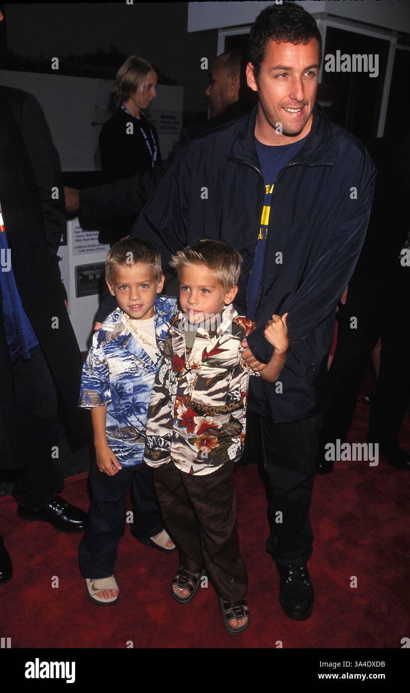 18 SEPTEMBRE 2007 - K15926LR.BIG DADDY PREMIÈRE AU WESTWOOD AVCO THEATRE LOS ANGELES CA 06-17-1999.ADAM SANDLER AVEC COLE ET DYLAN SPROUSE. LISA ROSE- PHOTOS(crédit image : © Globe photos/ZUMAPRESS.com) Banque D'Images