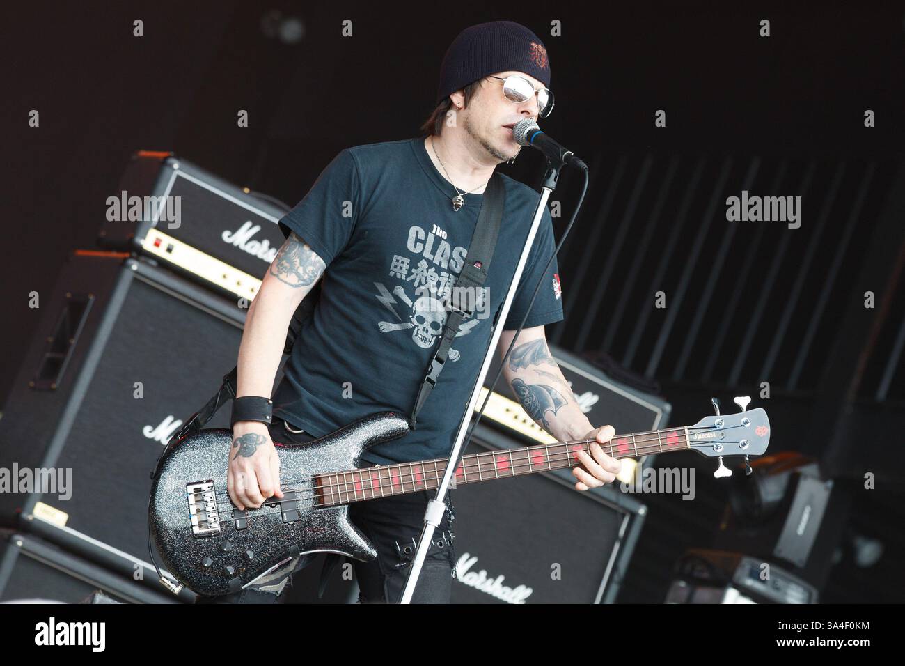 23 mai 2014 - Pryor, Oklahoma, U. S - la bassiste RACHEL BOLAN du groupe de rock américain Skid Row joue au Rocklahoma le 23 mai 2014 à Pryor, Oklahoma. (Crédit image : © Kevin Pyle/ZUMAPRESS.com) Banque D'Images