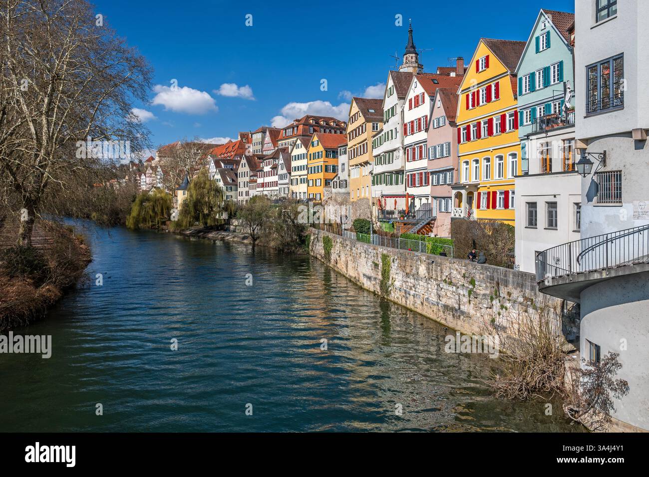 Célèbres maisons traditionnelles à colombages au bord de la rivière de Tübingen dans le sud de l'Allemagne Banque D'Images