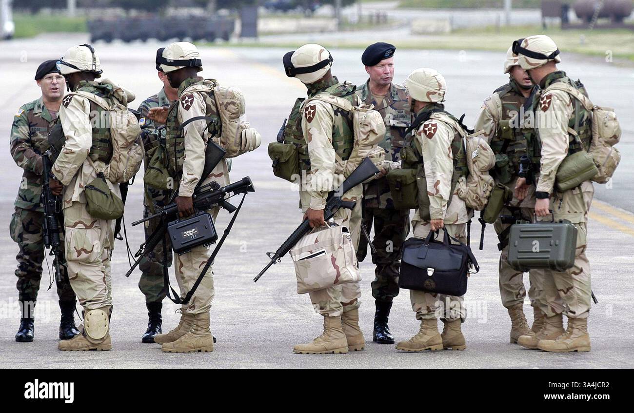05 août 2004 ; base aérienne d'Osan, Corée du Sud ; L'équipe de combat ...