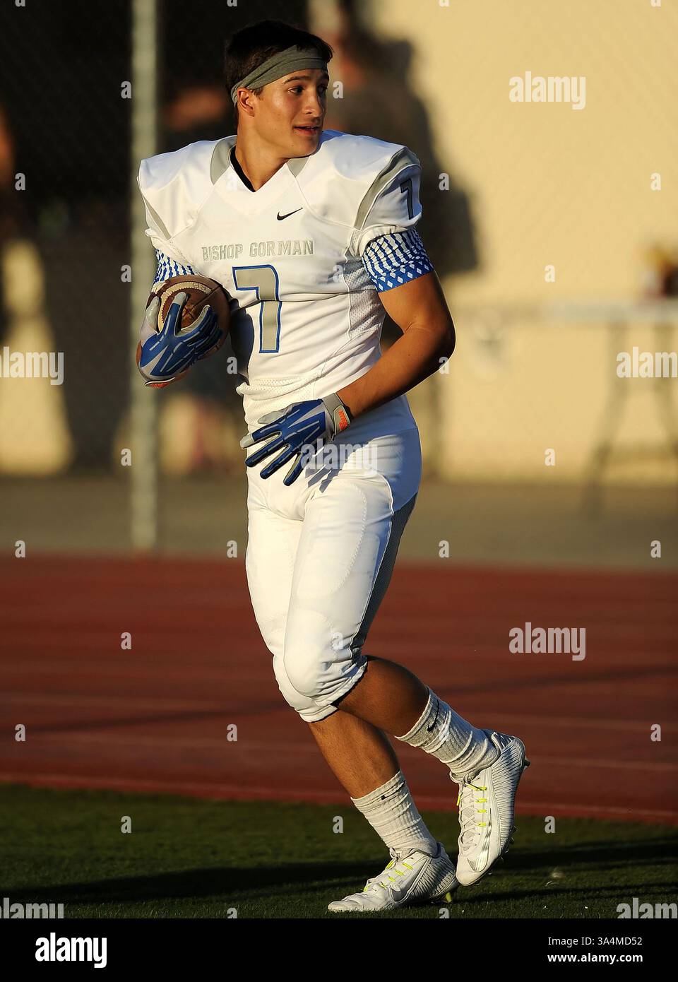 12 septembre 2014 Corona, CA. Bishop Gorman Running back Biaggio Walsh #7.CIF-SS Prep Football Varsity Bishop Gorman v. Centennial Corona..Louis Lopez/Modern Exposure(crédit image : © Louis Lopez/Cal Sport Media/ZUMAPRESS.com) Banque D'Images