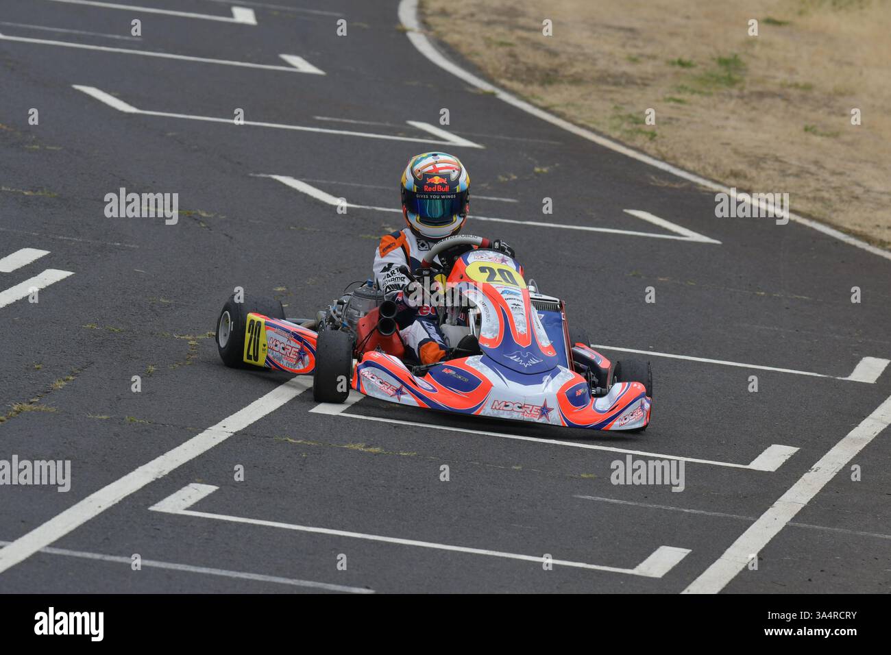 Arvid Lindblad est un pilote de course soutenu par Red Bull britannique et suédois qui participe au championnat de formule 2 pour l'équipe Campos Racing, vu ici lors de sa carrière de karting sur le circuit de Fulbeck en 2022. Banque D'Images