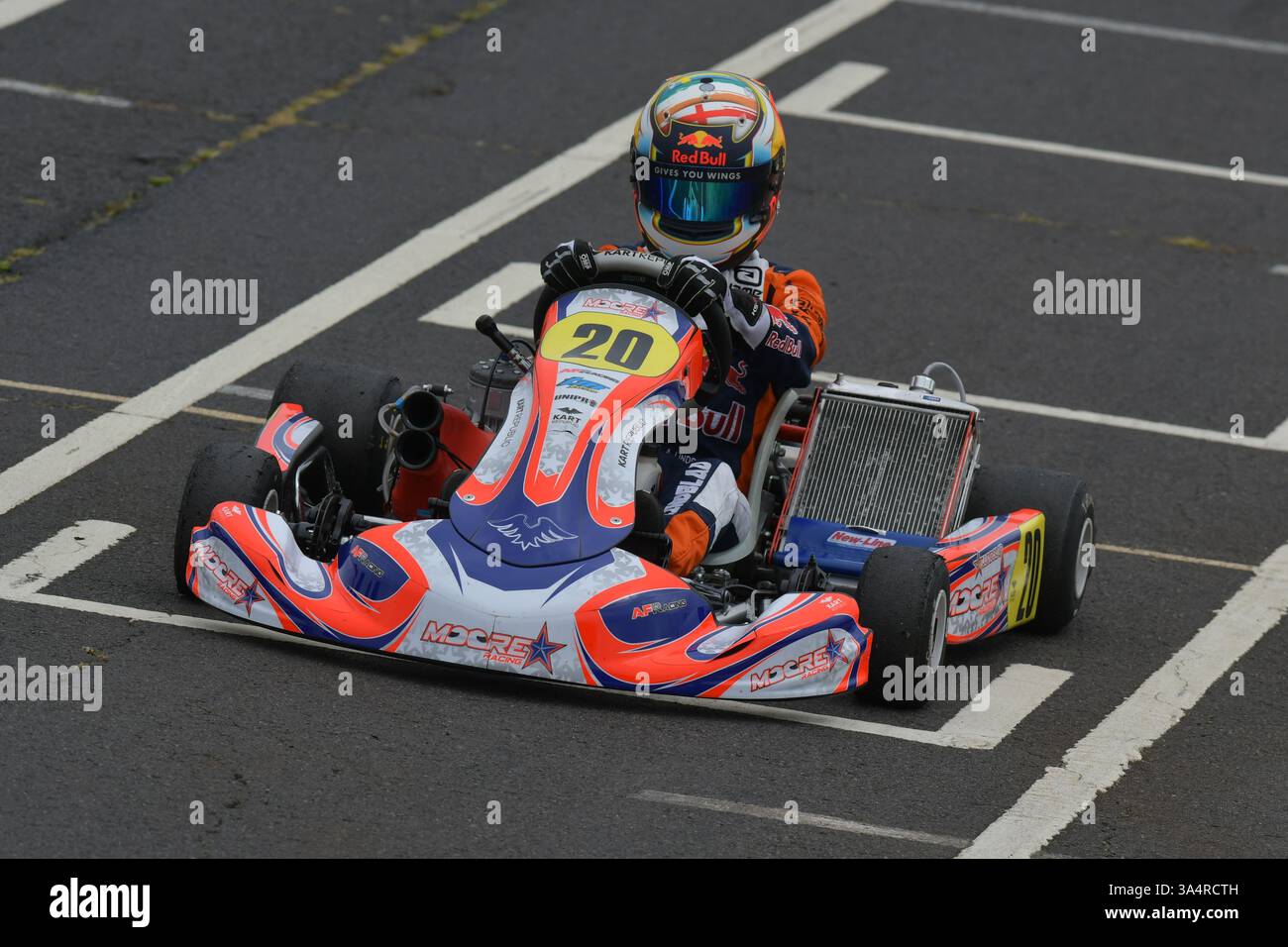 Arvid Lindblad est un pilote de course soutenu par Red Bull britannique et suédois qui participe au championnat de formule 2 pour l'équipe Campos Racing, vu ici lors de sa carrière de karting sur le circuit de Fulbeck en 2022. Banque D'Images