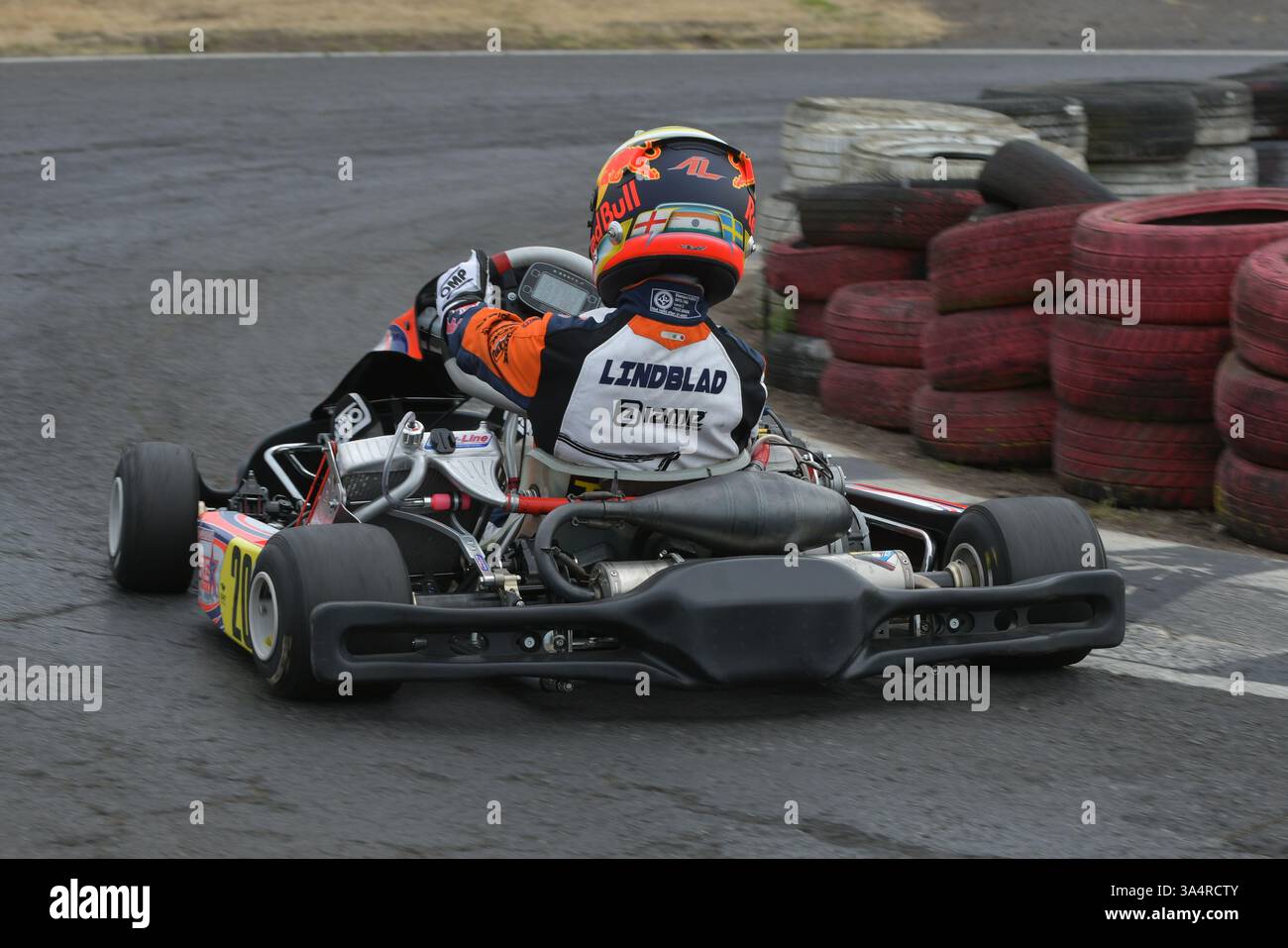 Arvid Lindblad est un pilote de course soutenu par Red Bull britannique et suédois qui participe au championnat de formule 2 pour l'équipe Campos Racing, vu ici lors de sa carrière de karting sur le circuit de Fulbeck en 2022. Banque D'Images