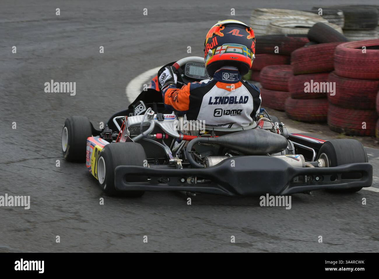 Arvid Lindblad est un pilote de course soutenu par Red Bull britannique et suédois qui participe au championnat de formule 2 pour l'équipe Campos Racing, vu ici lors de sa carrière de karting sur le circuit de Fulbeck en 2022. Banque D'Images