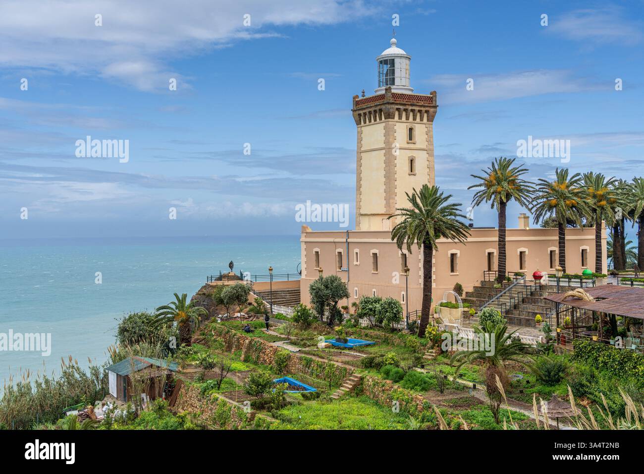 Phare de Cape Spartel, entrée sud du détroit de Gibraltar, Tanger, Maroc, Afrique du Nord Banque D'Images