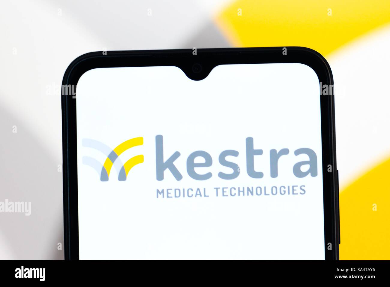 Canada. 19 mars 2025. Dans cette illustration photo, le logo de Kestra Medical technologies est affiché sur l'écran d'un smartphone. (Crédit image : © Thomas Fuller/SOPA images via ZUMA Press Wire) USAGE ÉDITORIAL SEULEMENT ! Non destiné à UN USAGE commercial ! Banque D'Images