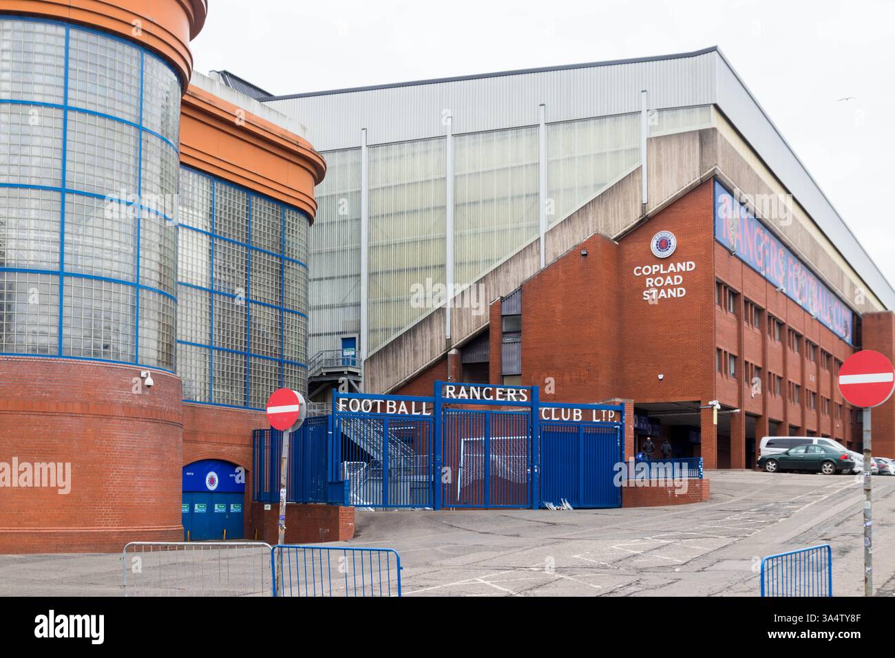 Stade Rangers Football Club Ibrox, entrée aux portes bleues Banque D'Images