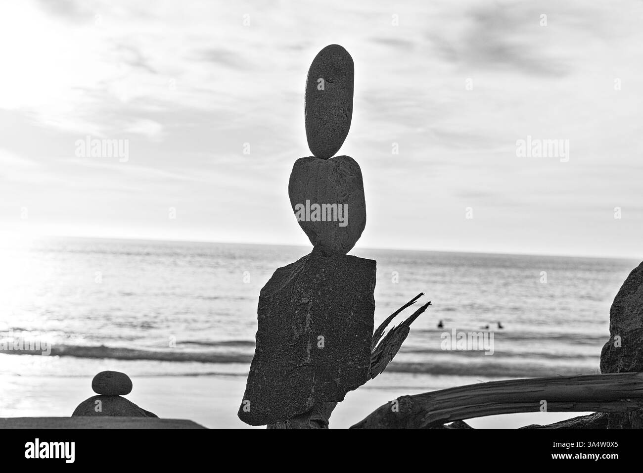 rochers empilés sur la côte Banque D'Images