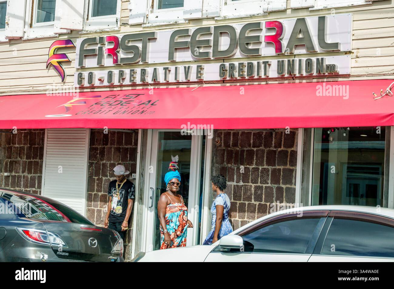 Basseterre : Saint-Kitts-et-Nevis, Central Street, First Federal Co-operative Credit Union, institution financière, Credit union, services bancaires, argent Banque D'Images