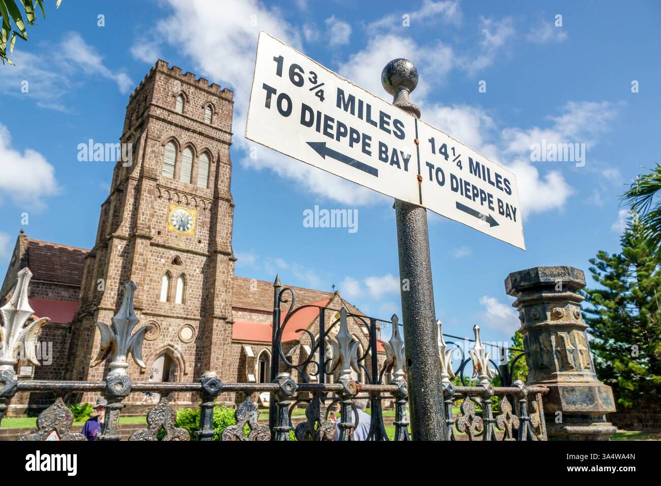 Basseterre, Saint Kitts and Nevis,Church Street,équipé Église anglicane de George, église historique, architecture en pierre, Renaissance gothique, tour de l'horloge, religiou Banque D'Images