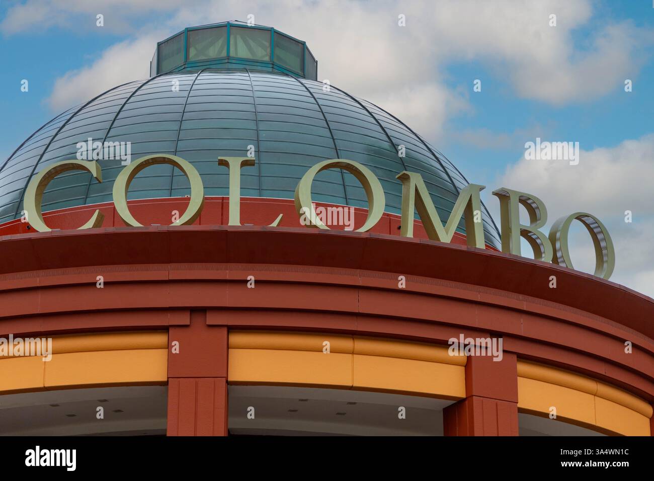 Logo Colombo Letters au-dessus de l'entrée du centre commercial. Avec plus de 340 boutiques et 60 restaurants, 8 cinémas. Banque D'Images