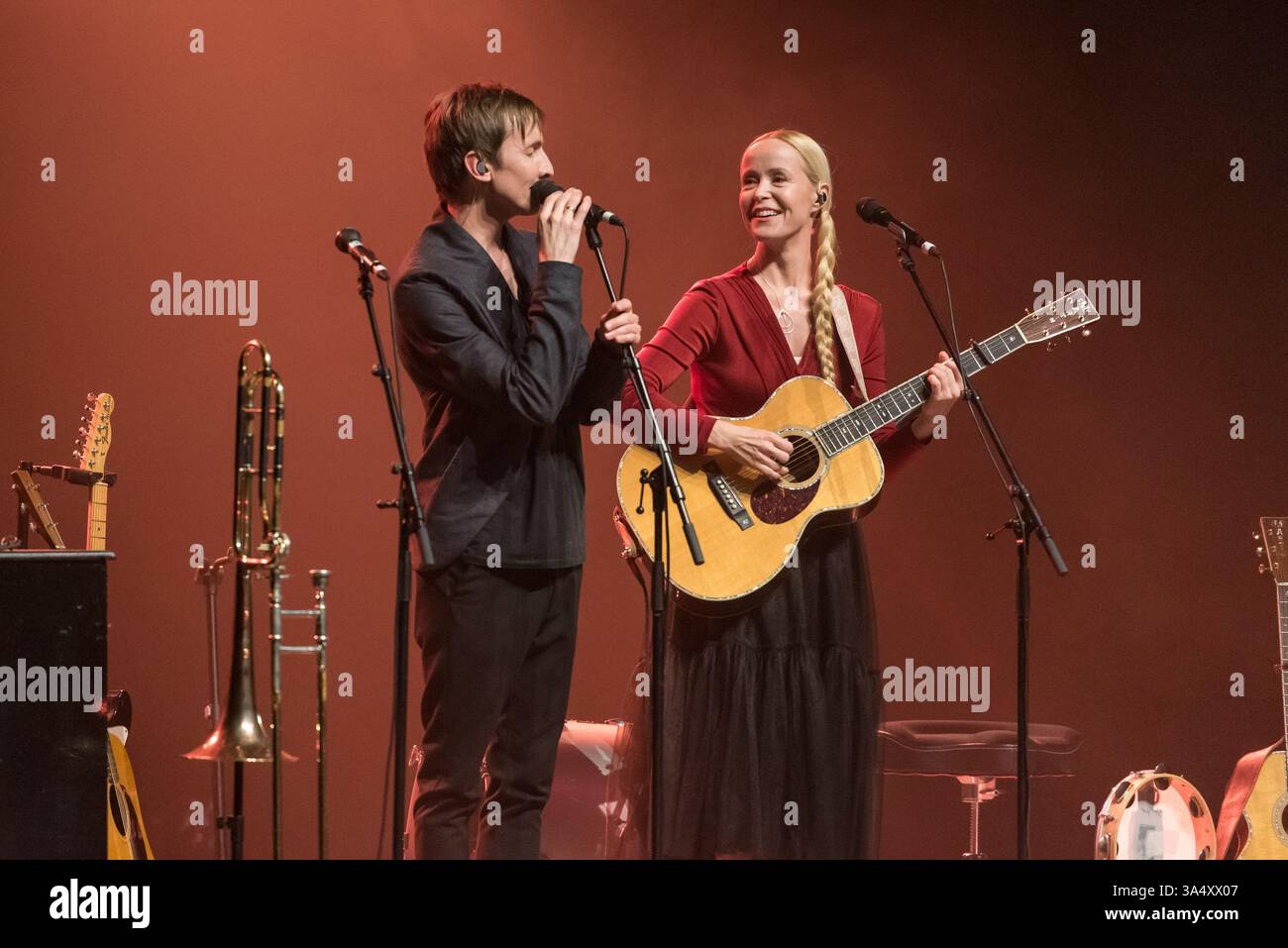 Copenhague, Danemark. 15 mars 2025. Tina Dickow et Helgi Jonsson donnent un concert à l'Opéra de Copenhague. Banque D'Images