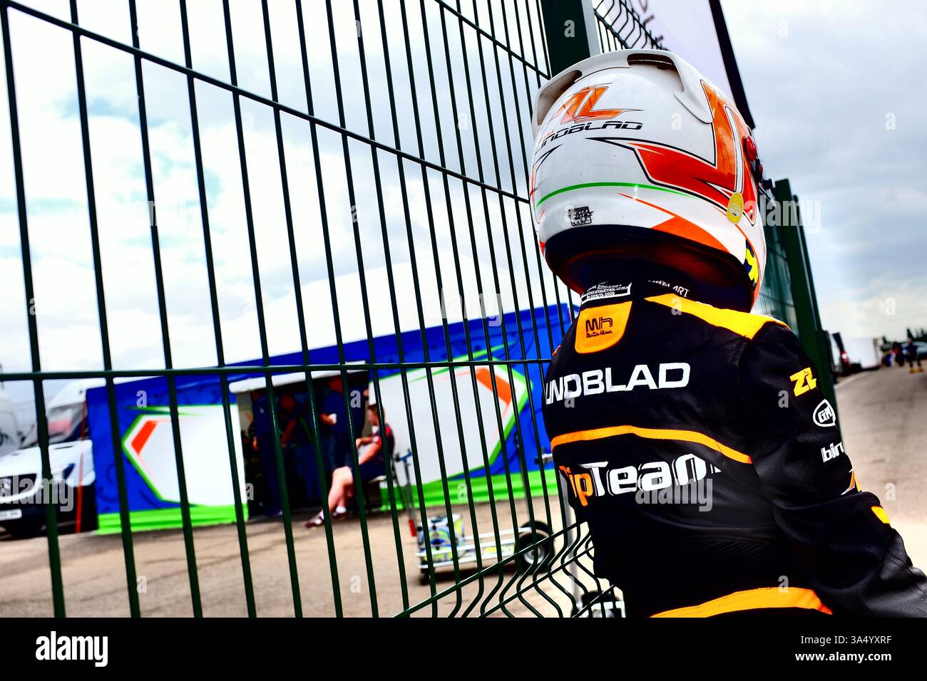 Arvid Lindblad est un pilote de course soutenu par Red Bull britannique et suédois qui participe au championnat de formule 2 pour l'équipe Campos Racing, vu ici lors de sa carrière de karting sur le circuit de Fulbeck en 2016. Banque D'Images