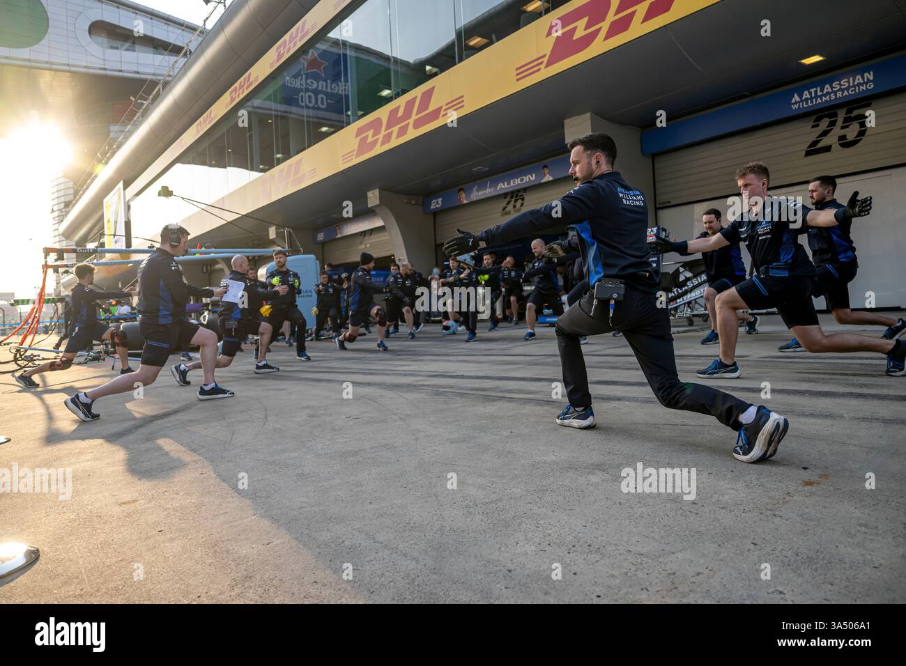 Shanghai, Chine, 20 mars 2025, Grand Prix de Chine, du circuit international de Shanghai concourt pour la Chine. Le Grand Prix de Chine The Build Up 2025, qui a lieu à Shanghai, en Chine. Crédit : Michael Potts/Alamy Live News Banque D'Images