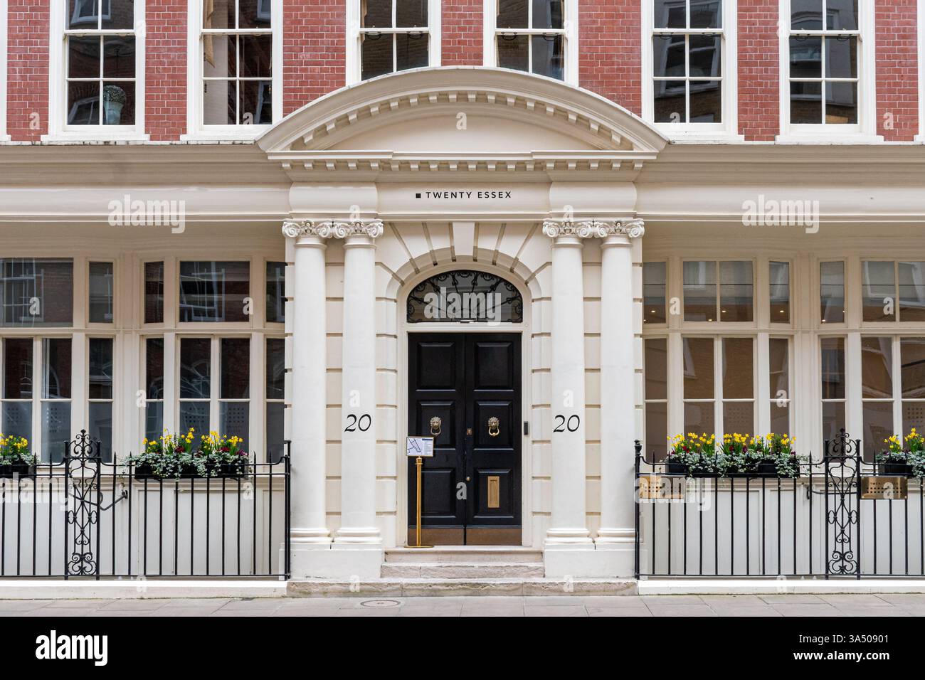 Vingt Essex, ensemble commercial de chambres juridiques, chambres d'avocats à Essex Street, Londres, Angleterre, Royaume-Uni Banque D'Images Vingt Essex, ensemble commercial de chambres juridiques, chambres d'avocats à Essex Street, Londres, Angleterre, Royaume-Uni Banque D'Images