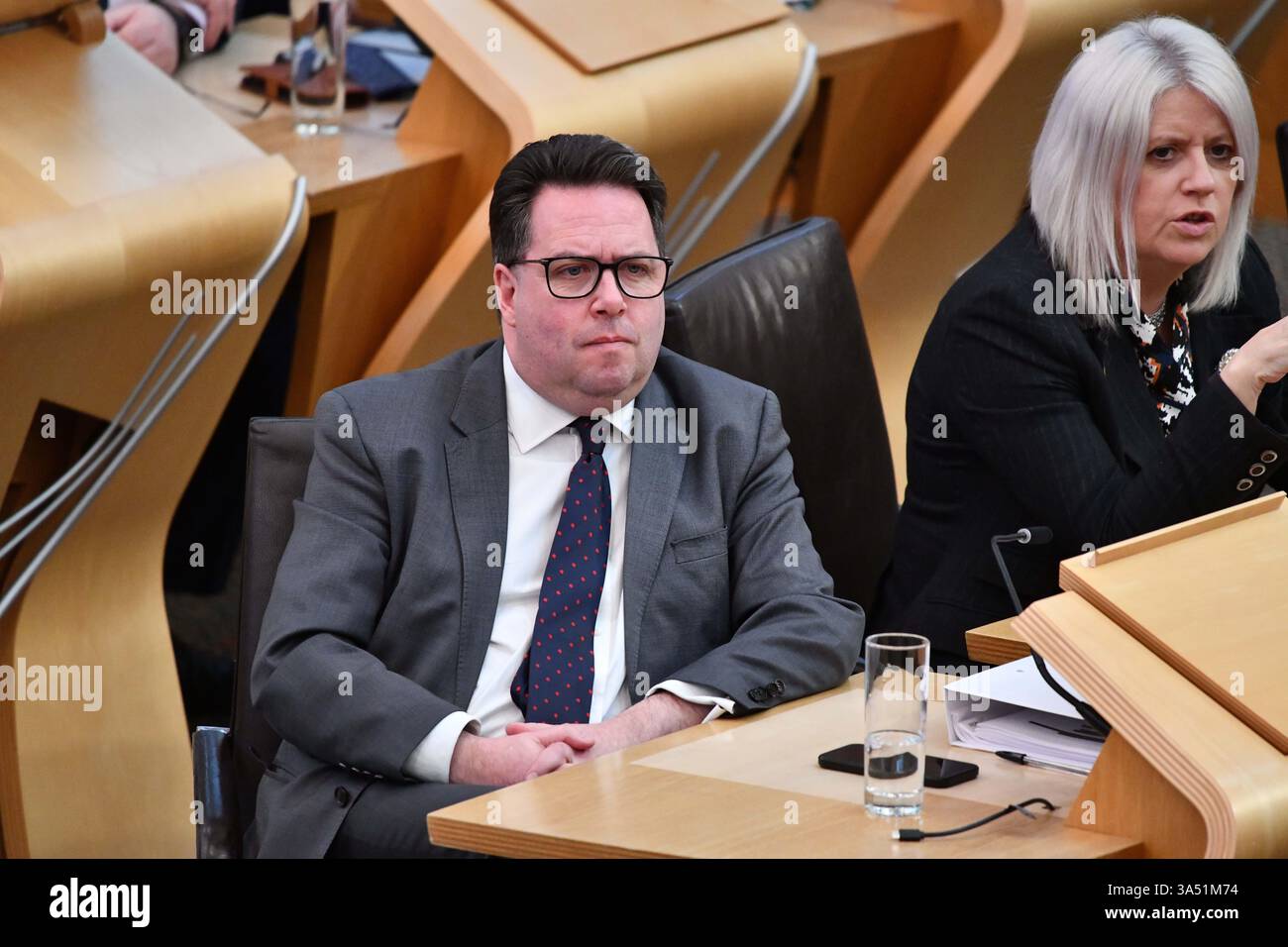 Édimbourg, Écosse, Royaume-Uni. 20 mars 2025. PHOTO : Craig Hoy MSP, Parti conservateur écossais. Session hebdomadaire des questions des premiers ministres (FMQ) à l'intérieur de la chambre et des couloirs à Holyrood au Parlement écossais. Crédit : Colin d Fisher crédit : Colin Fisher/Alamy Live News Banque D'Images