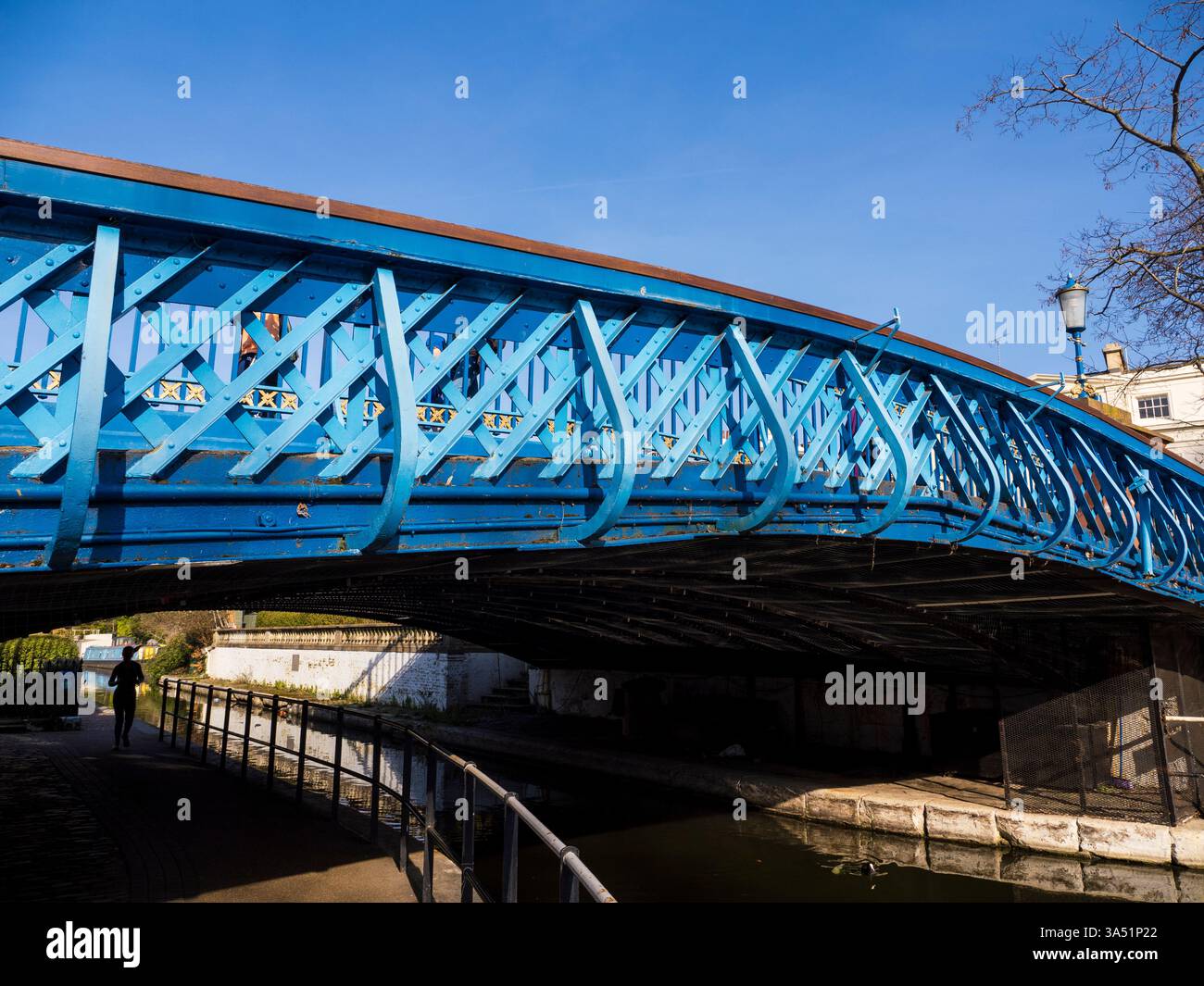 Le Pont Bleu, la petite Venise, Paddington, Londres, Angleterre, UK, GB. Banque D'Images