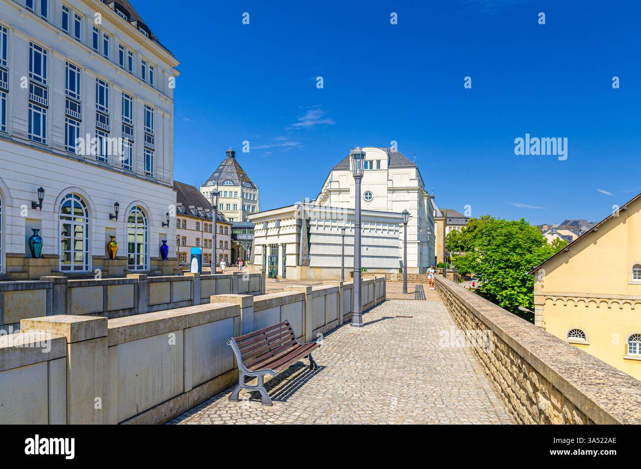 Cour constitutionnelle et Cour supérieure de justice et tribunaux pour mineurs et tutelle dans la ville judiciaire Cité judiciaire quartier judiciaire in Banque D'Images