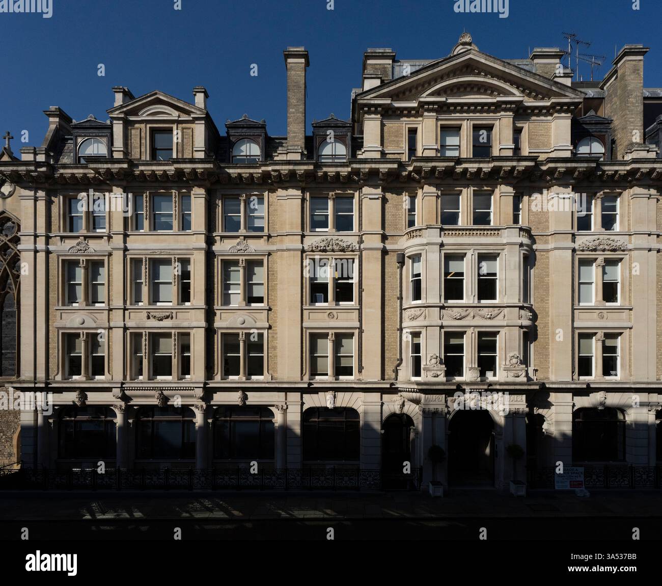 Audrey House est le bâtiment le plus grandiose et le plus important, prestigieux sur Ely place, situé à côté de la crypte historique d'Etheldred Banque D'Images