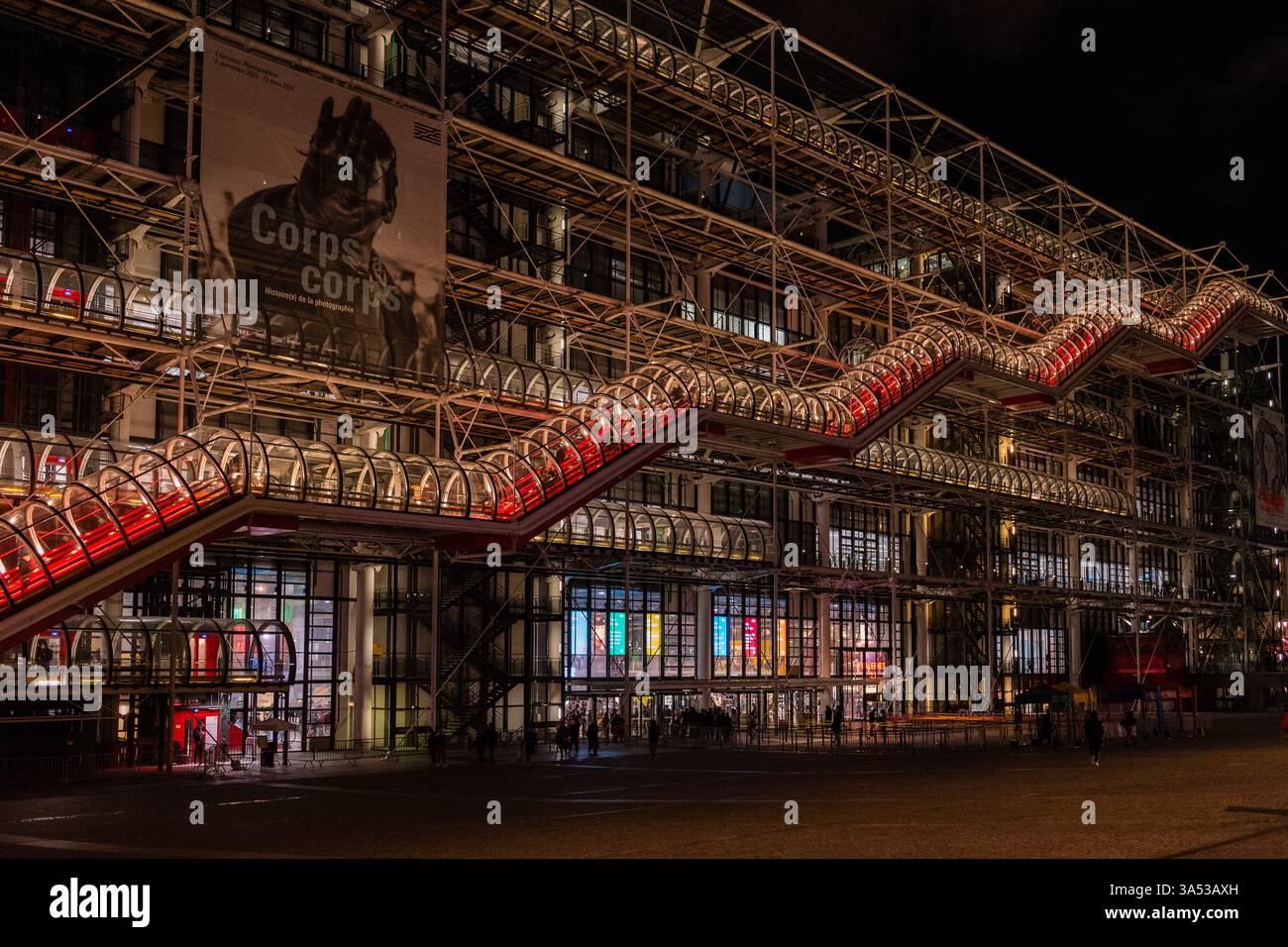 Vue du Centre Pompidou à Paris, France, la nuit. Banque D'Images