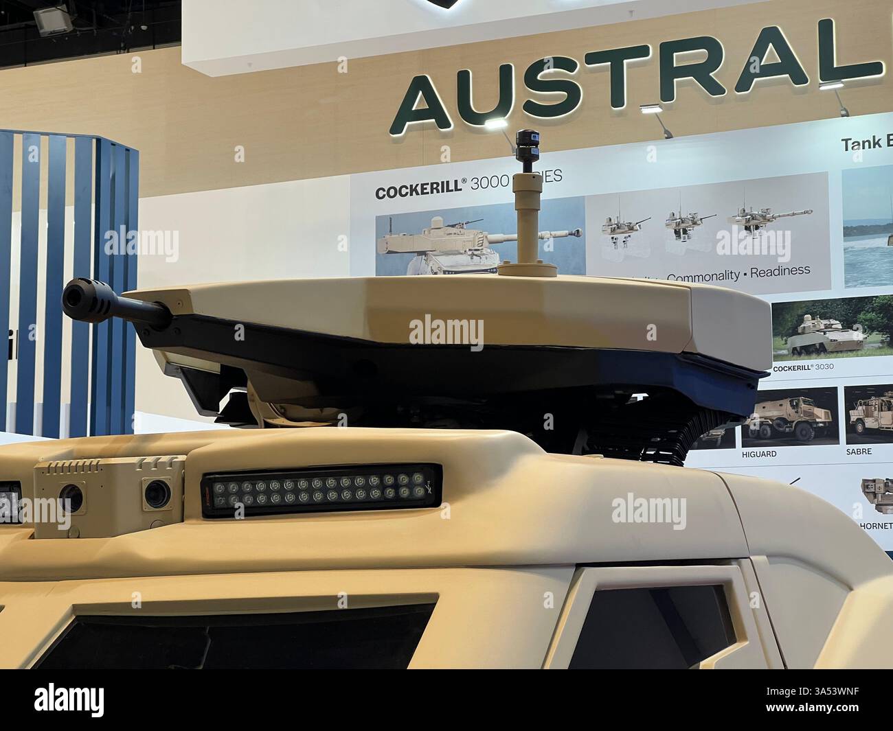 Le Cockerill i-X (intercepteur et X pour « système modulaire multi-armes ») est un véhicule blindé de combat fabriqué par la société belge John Cocke Banque D'Images