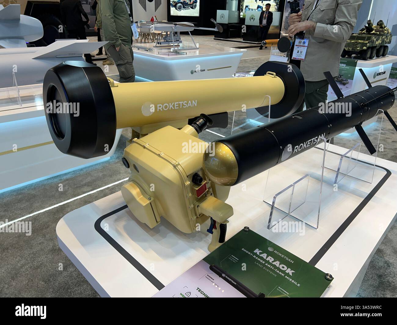 Man portable Short-Range Fire-and-Forget anti-Tank Guided missile KARAOK est un système portable qui est efficace de jour comme de nuit. Banque D'Images