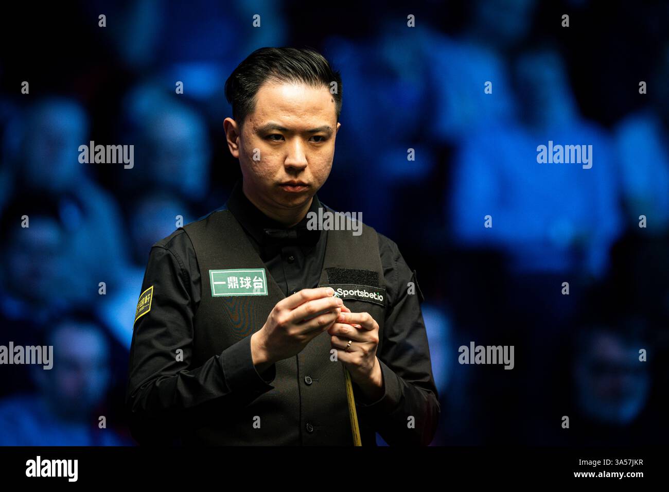 21 mars 2025 ; Telford International Centre, Telford, Angleterre : 2025 le Championnat des joueurs, jour 5 ; Xiao Guodong Banque D'Images