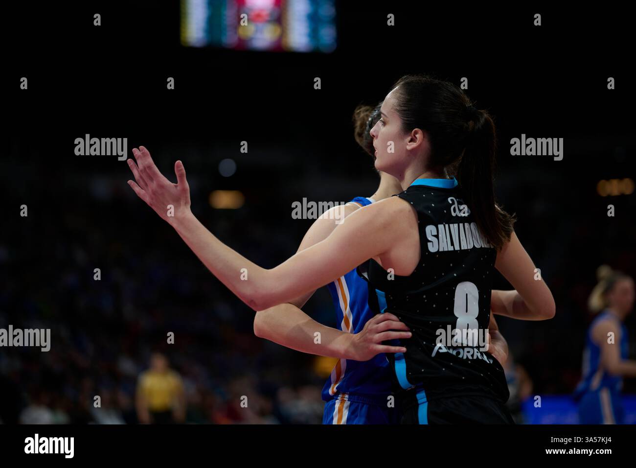 Angela Salvadores Alvarez de Movistar Estudiantes vue en action lors du troisième quart de finale de la Coupe de la Reine de basket-ball 2025 entre Perfumeri Banque D'Images