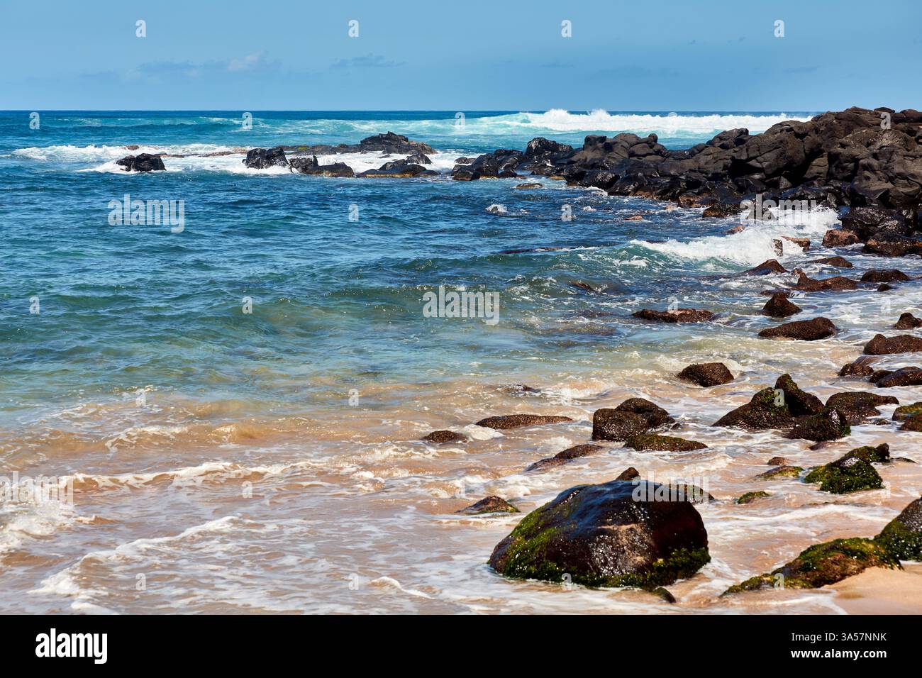 Vue sur la plage de la côte d'Oahu Banque D'Images