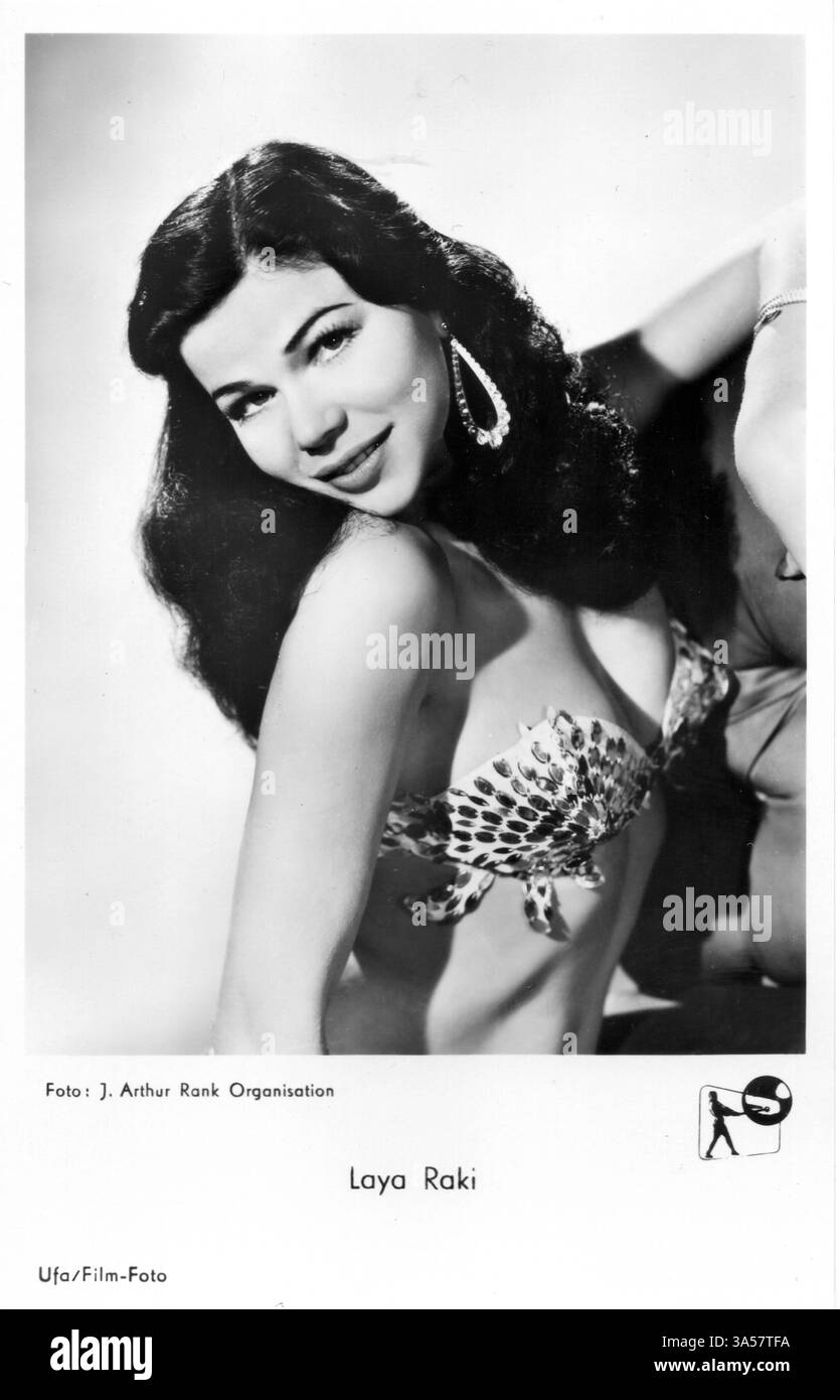 Une carte postale antique mettant en vedette la danseuse allemande et actrice de cinéma Laya Raki, publiée en Allemagne, vers les années 1950 Elle est également devenue une star internationale throu Banque D'Images