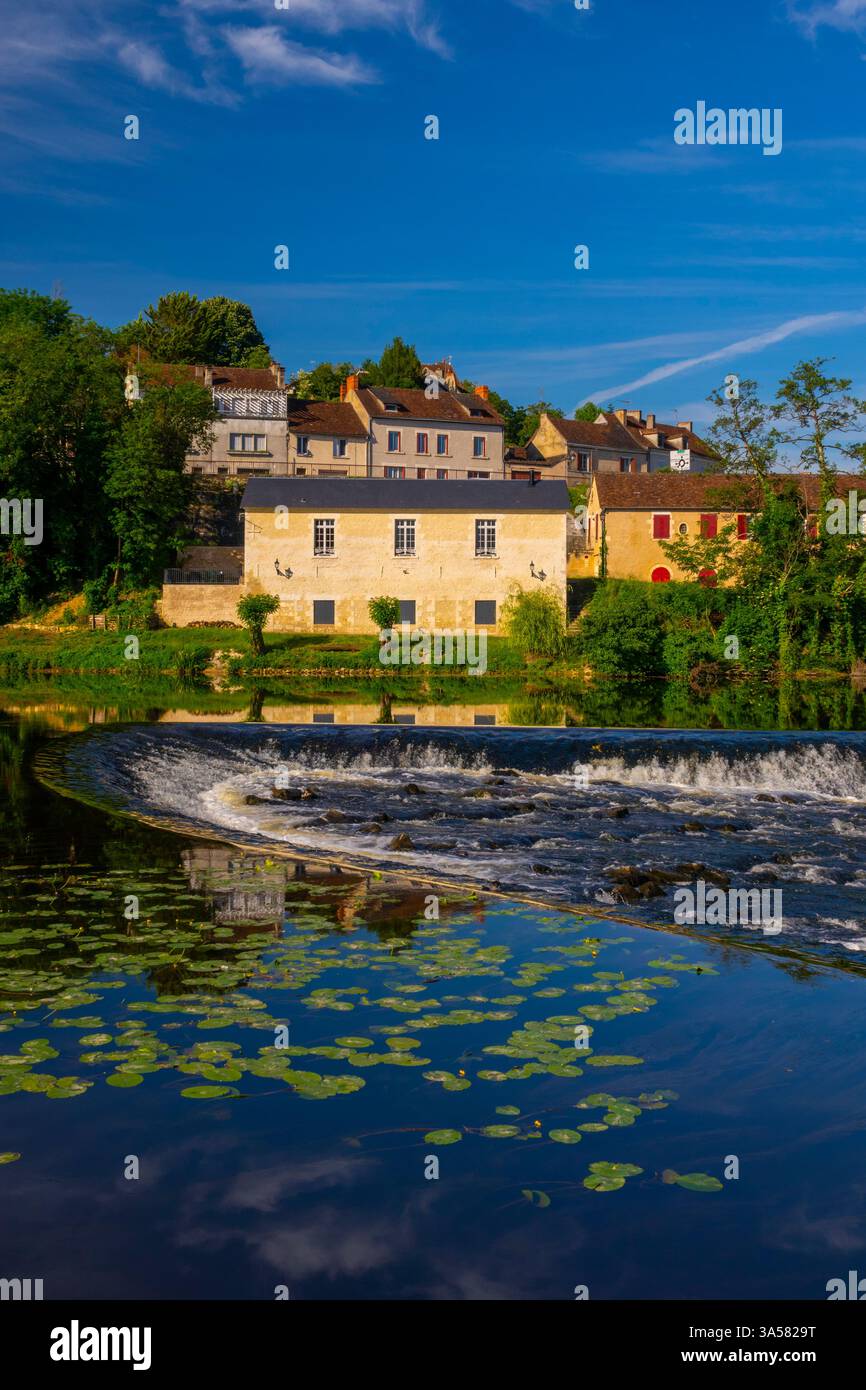 France, Indre (36), le Blanc, rivière la creuse et villas anciennes au bord de la rivière Banque D'Images