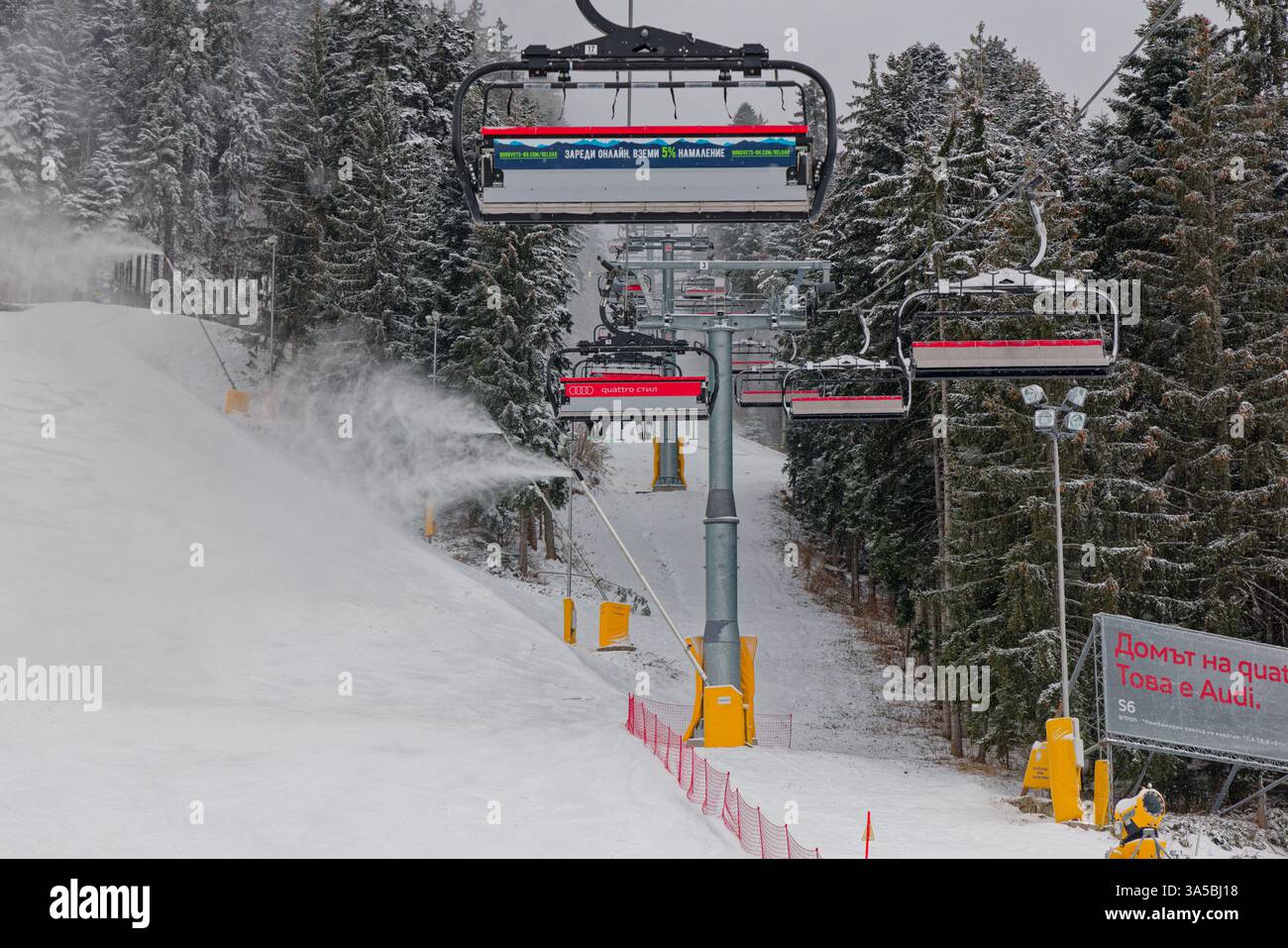 Télésiège à la station de ski Borovets Banque D'Images