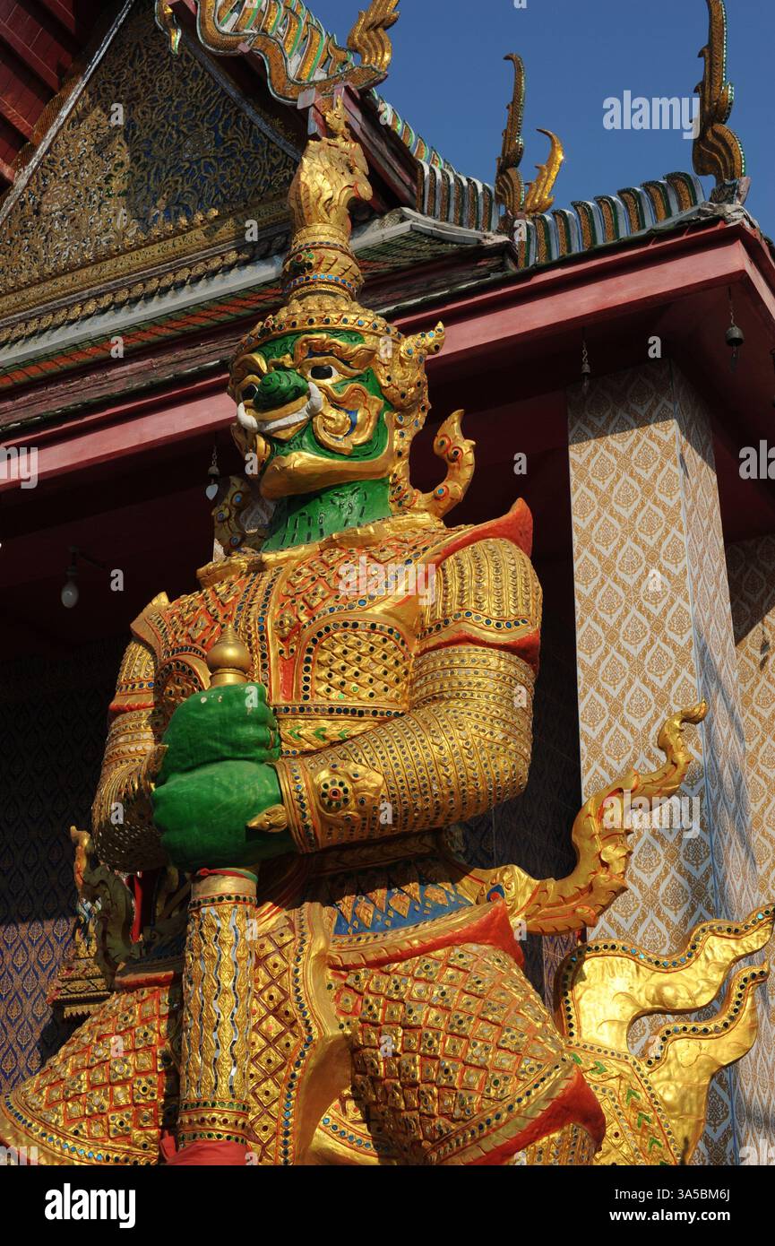 Statue dans le temple thaïlandais Banque D'Images