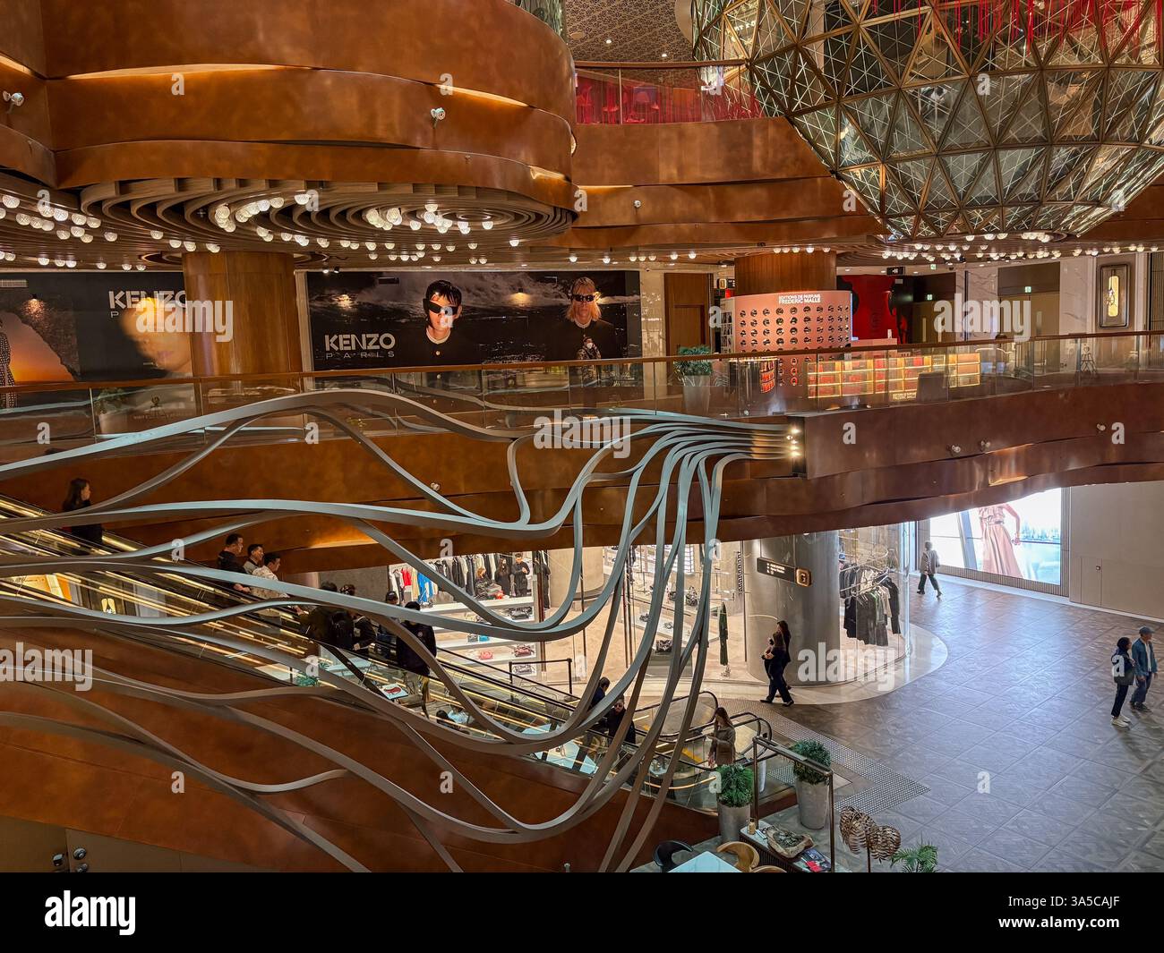 Architecture multi-niveaux K11 MUSEA Banque D'Images