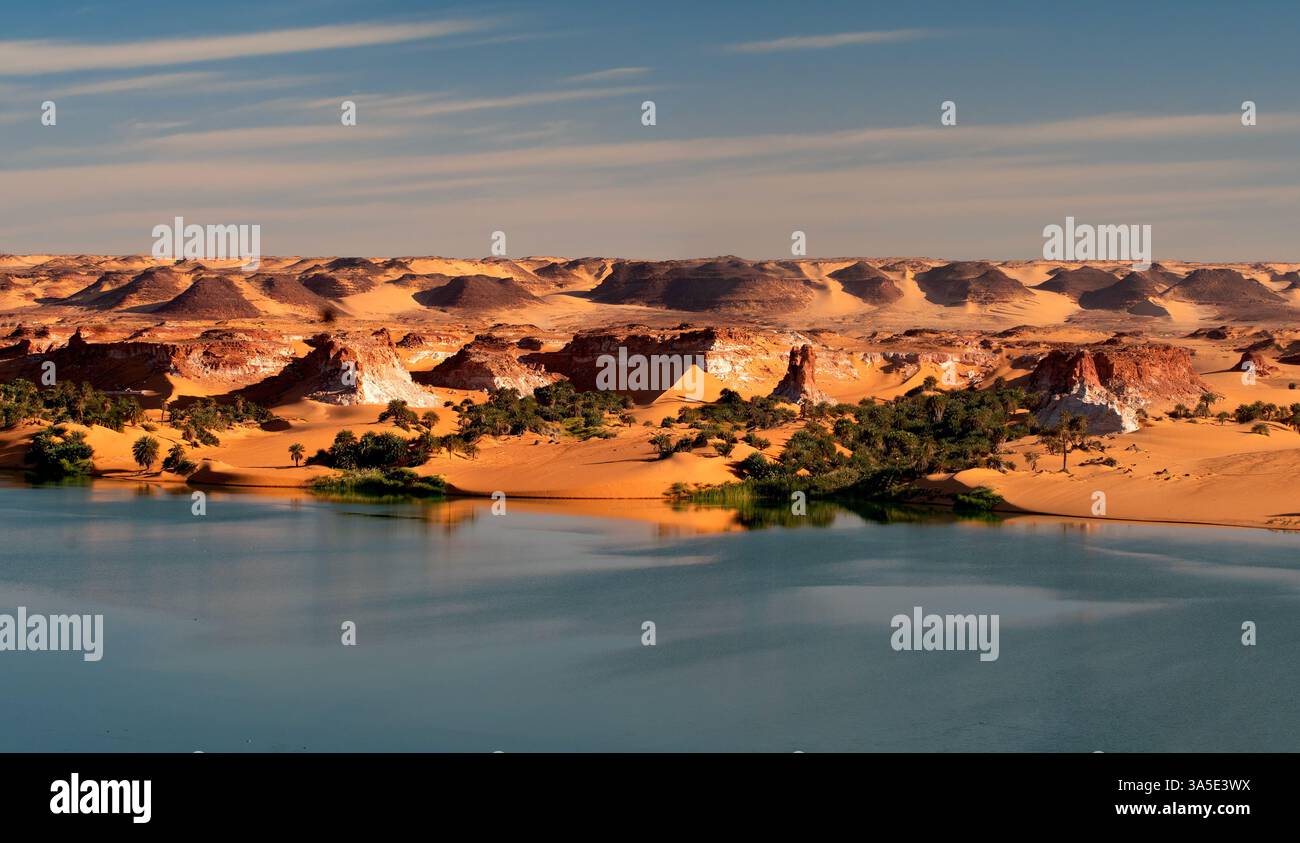 Lacs d'Ounianga, lac Katam, Nord-est du Tchad. Banque D'Images